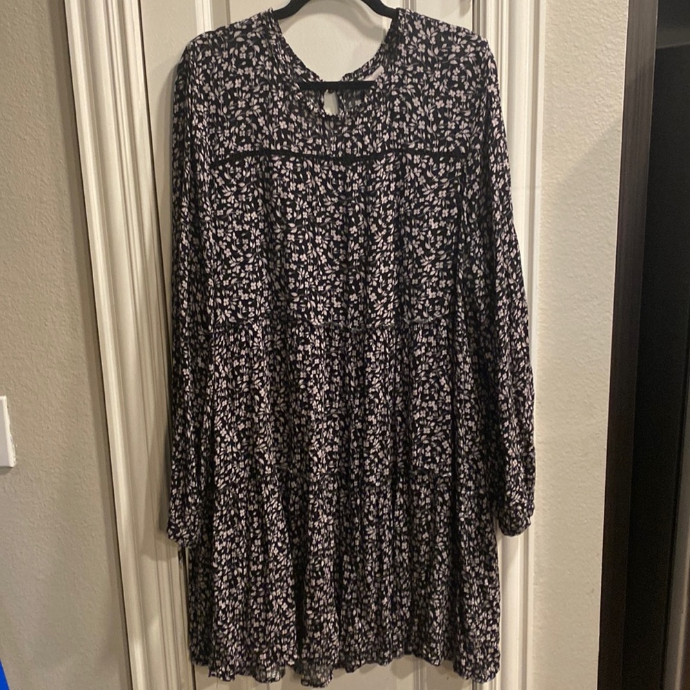 Boho black and white floral long sleeve above the knee dress